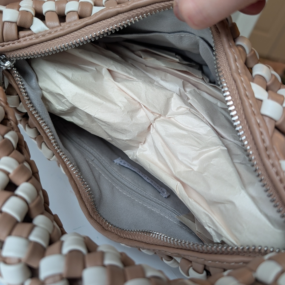 Sincerely Jules Woven Handbag - Picture 5 of 5
